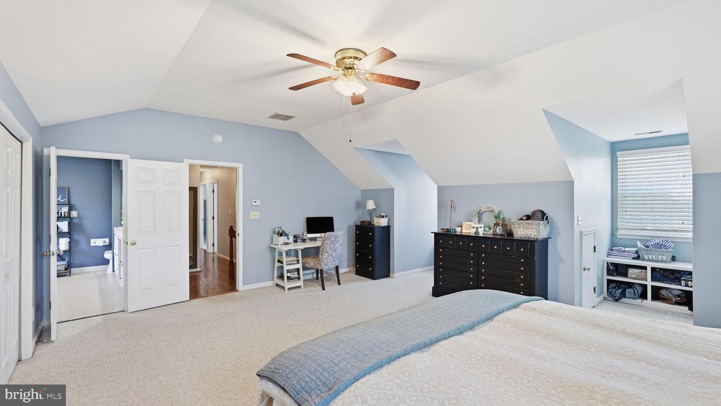 4 Exeter Lane photo 24