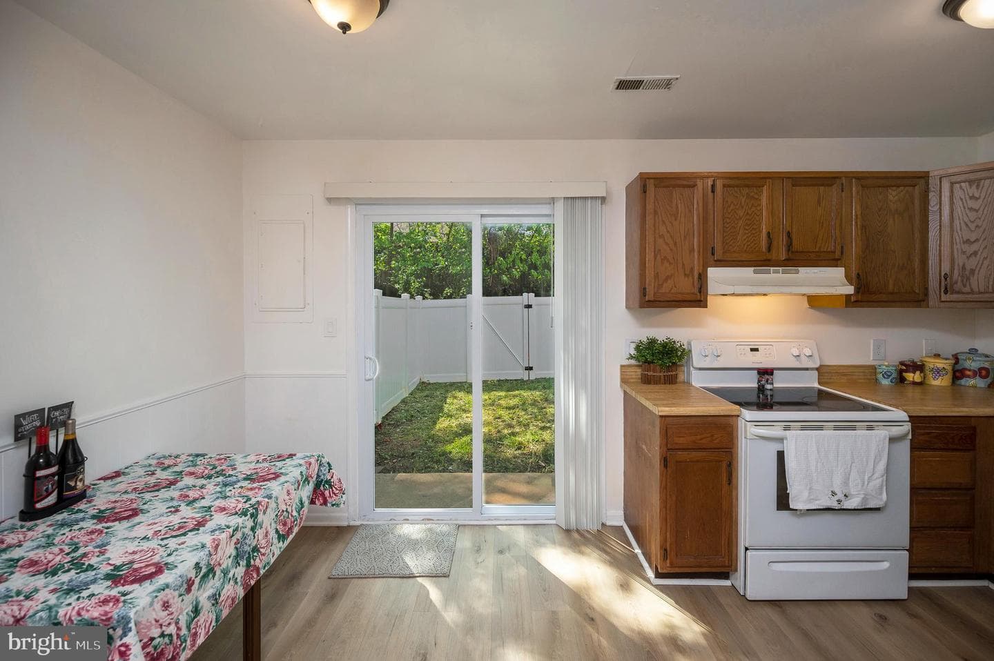 308 Surry #128 photo 14