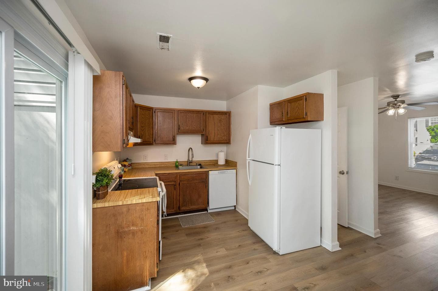 308 Surry #128 photo 16