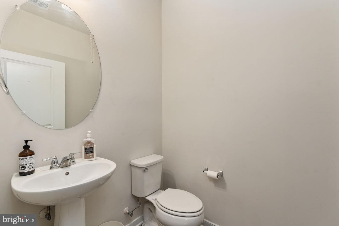 424 Honeyberry Lane photo 12