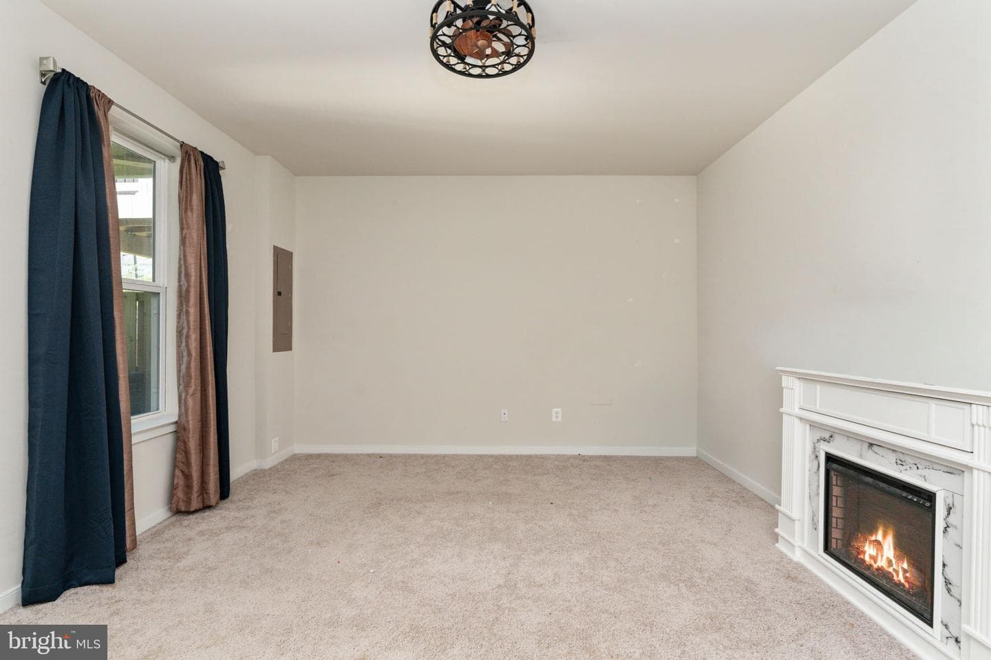 424 Honeyberry Lane photo 9