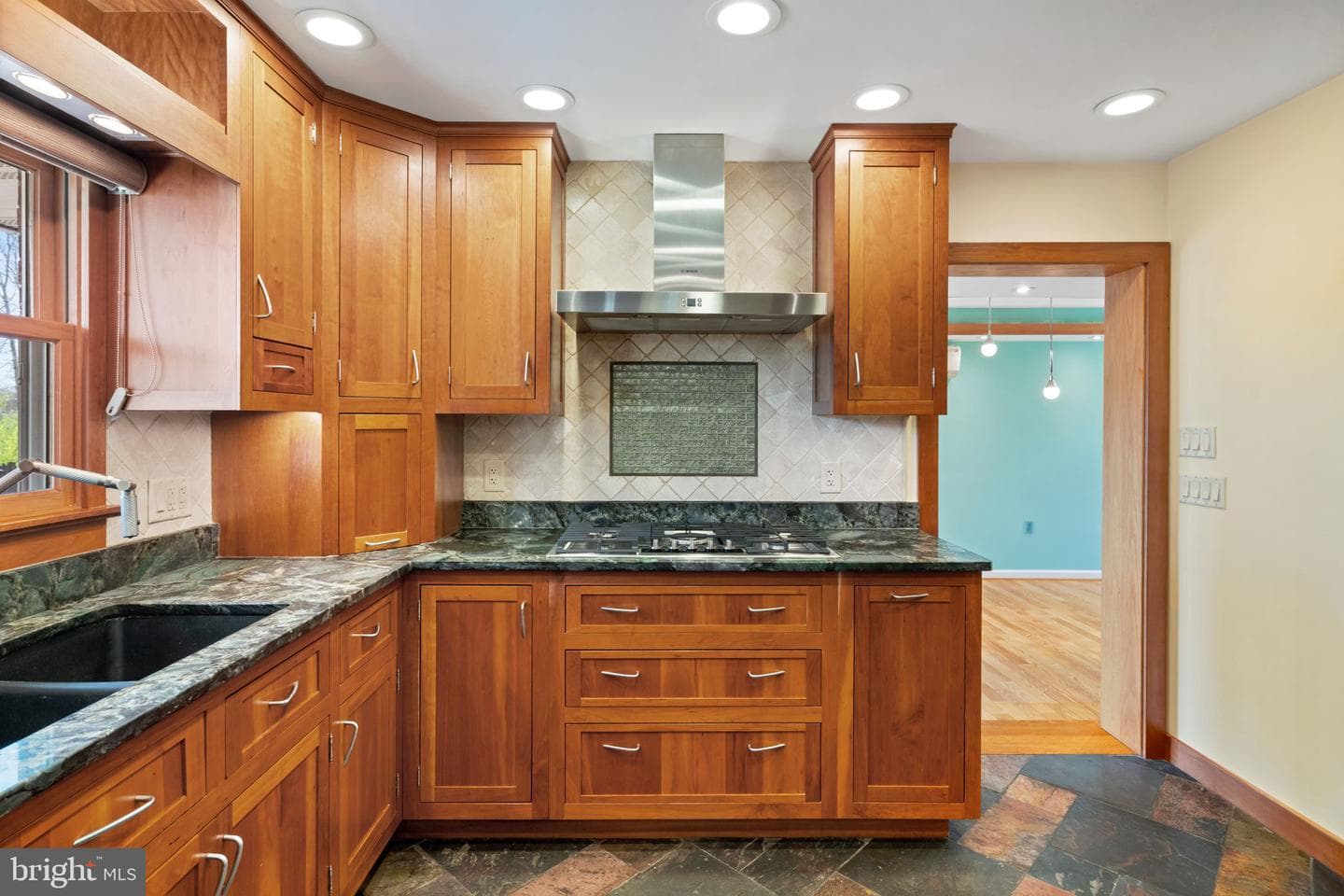 910 Carol Lane photo 16