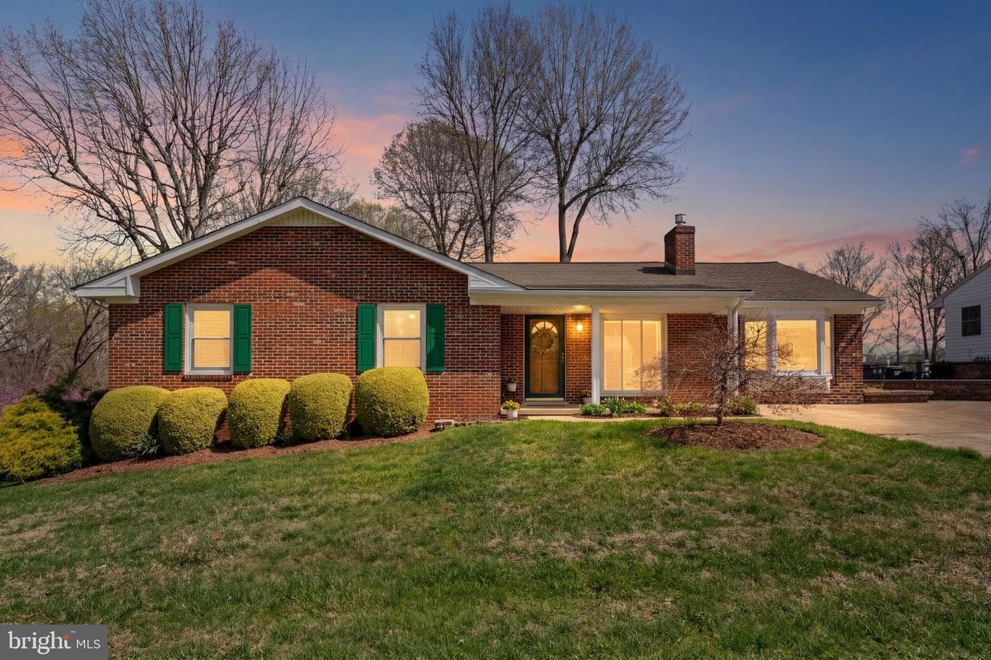 910 Carol Lane photo 2