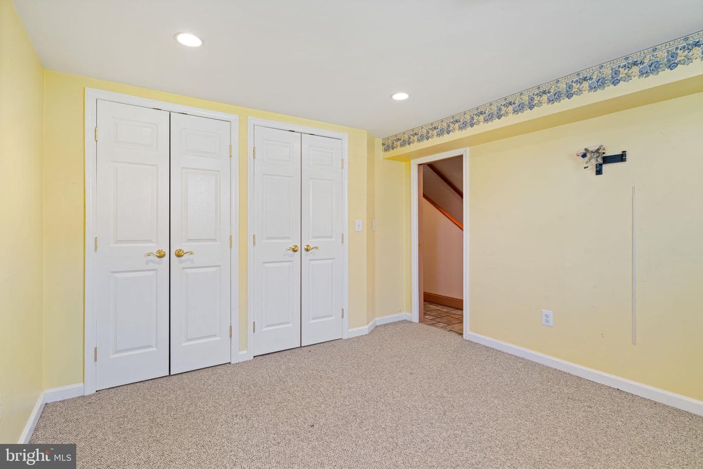 910 Carol Lane photo 38