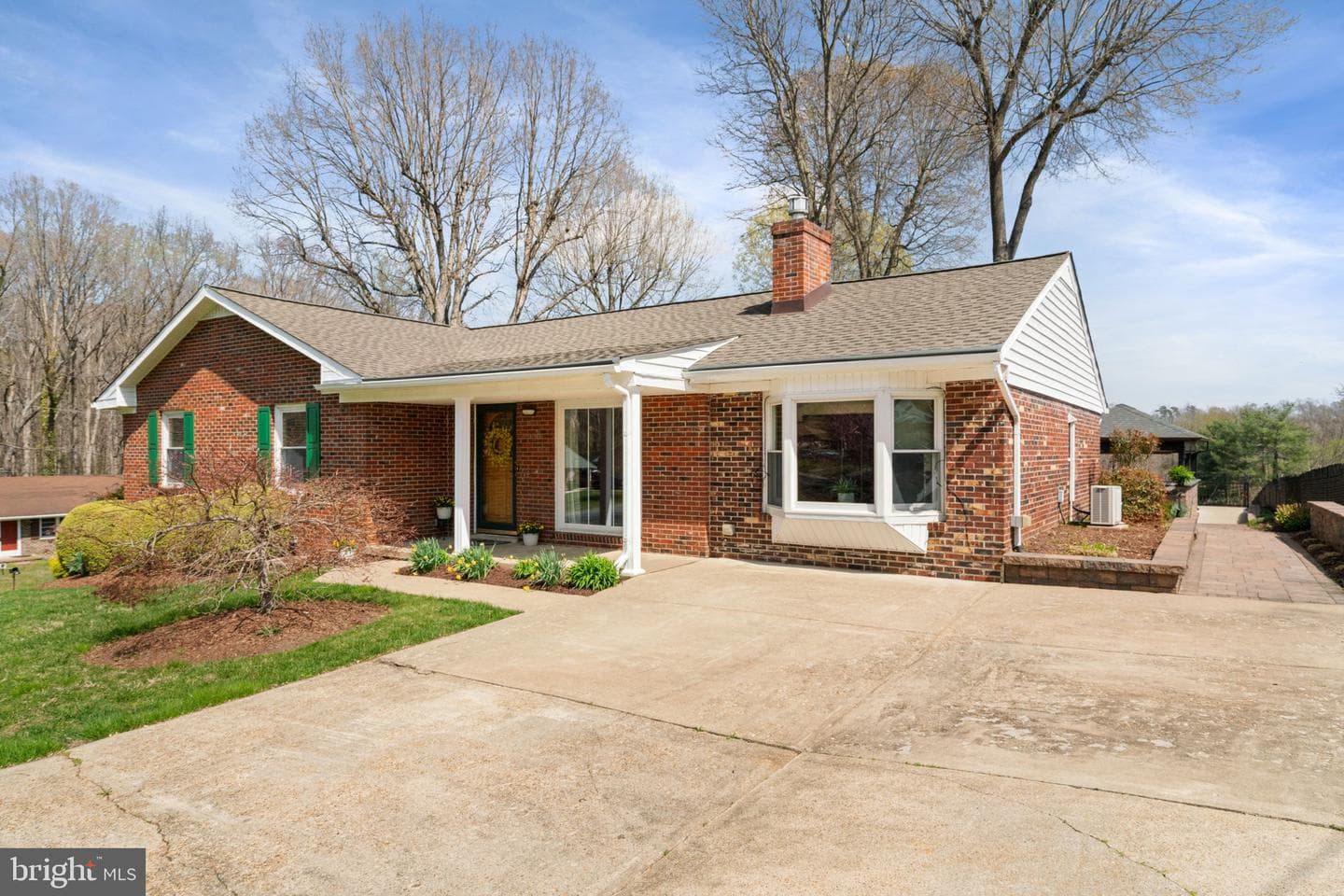 910 Carol Lane photo 4