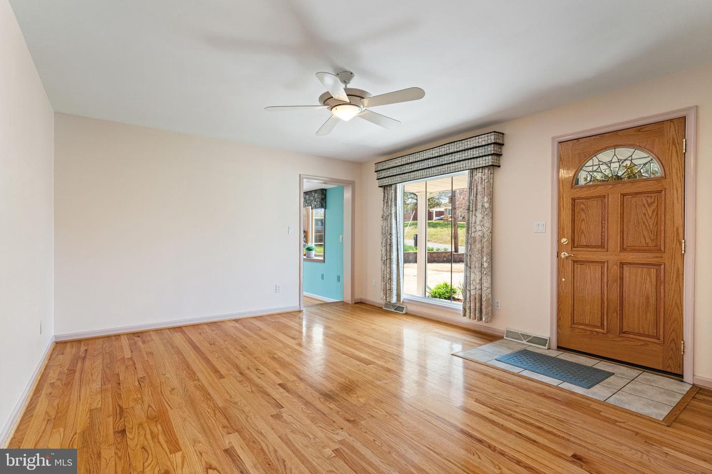 910 Carol Lane photo 6