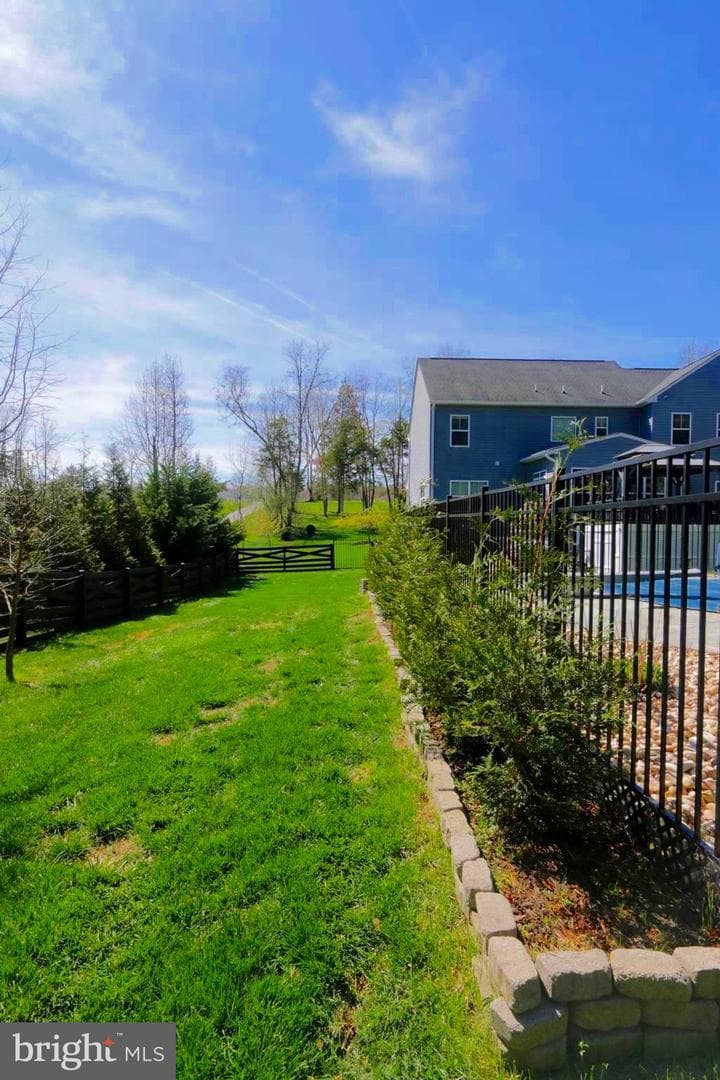 114 Bennington Way photo 77