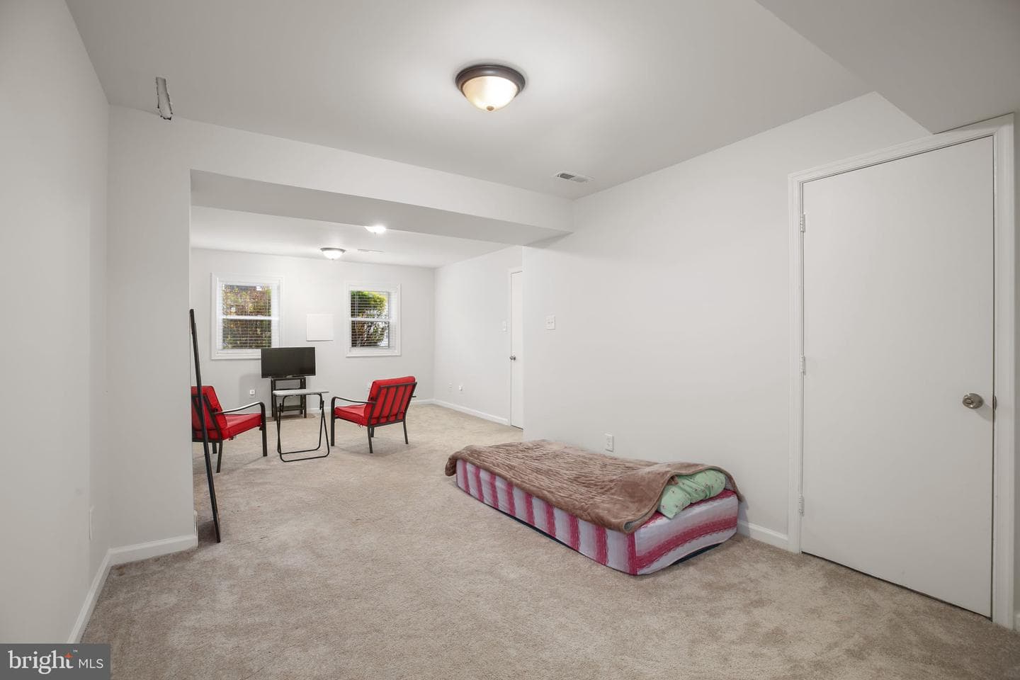1109 Thomas Jefferson Place photo 28