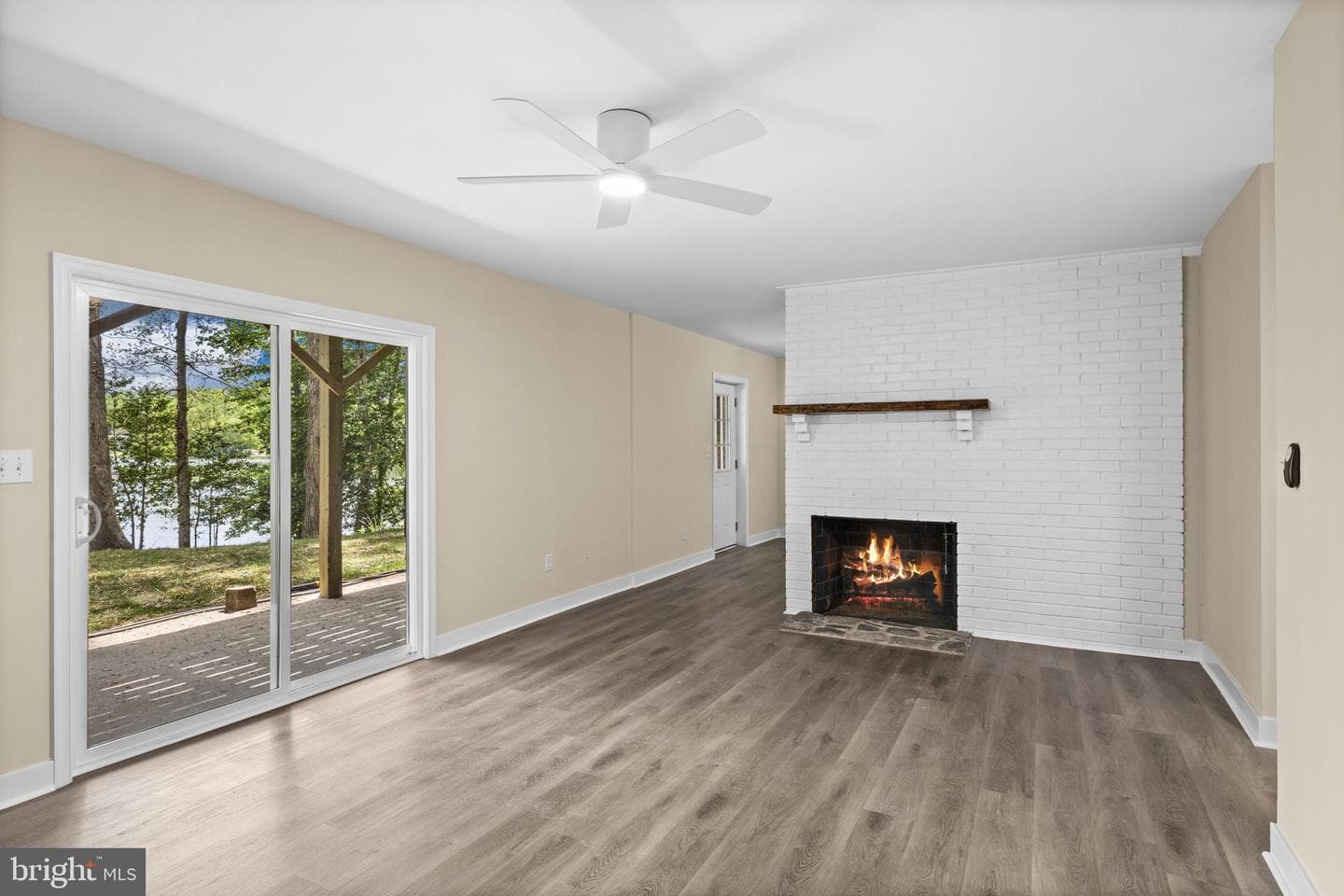 1070 Lakeview Dr photo 14