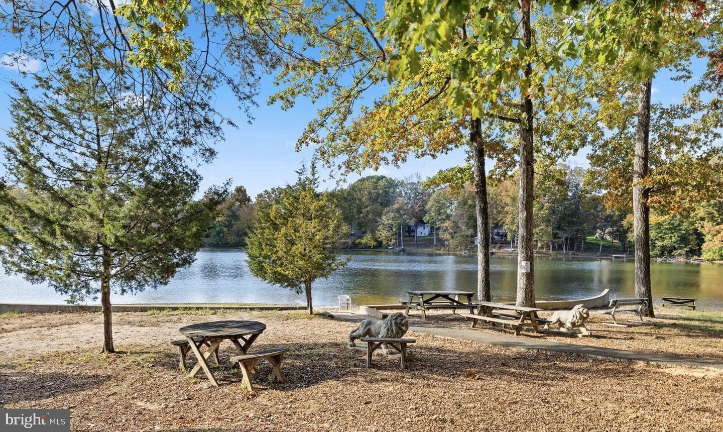 1070 Lakeview Dr photo 22
