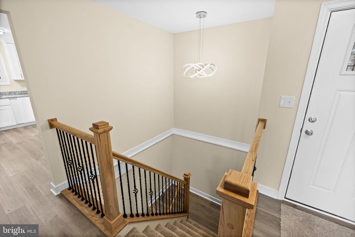 1070 Lakeview Dr photo 9