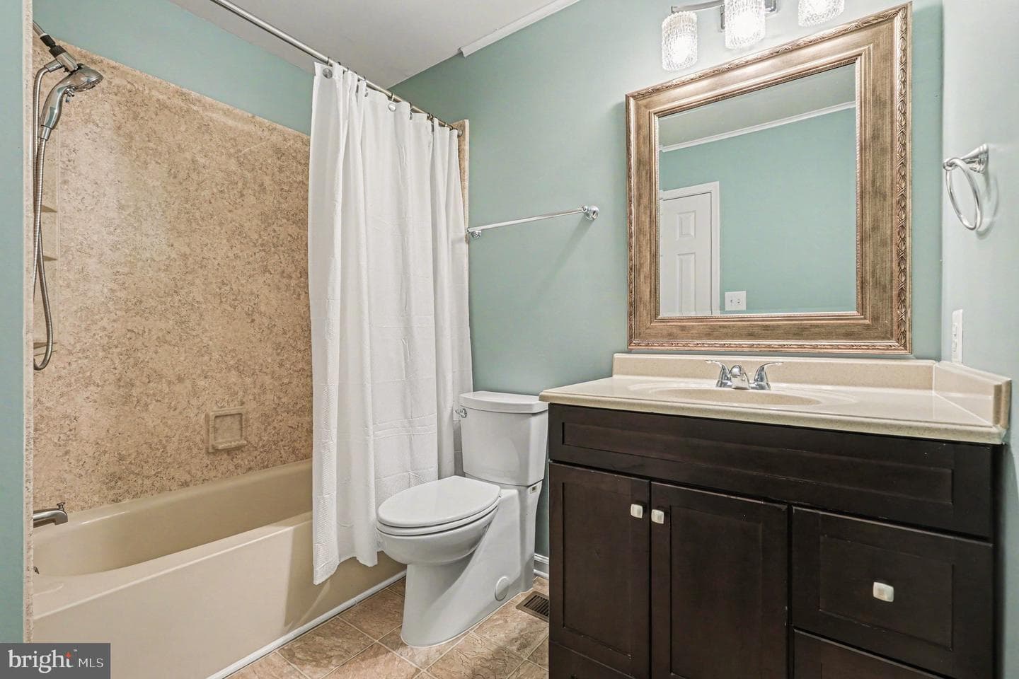 64 Hillcrest Drive photo 18