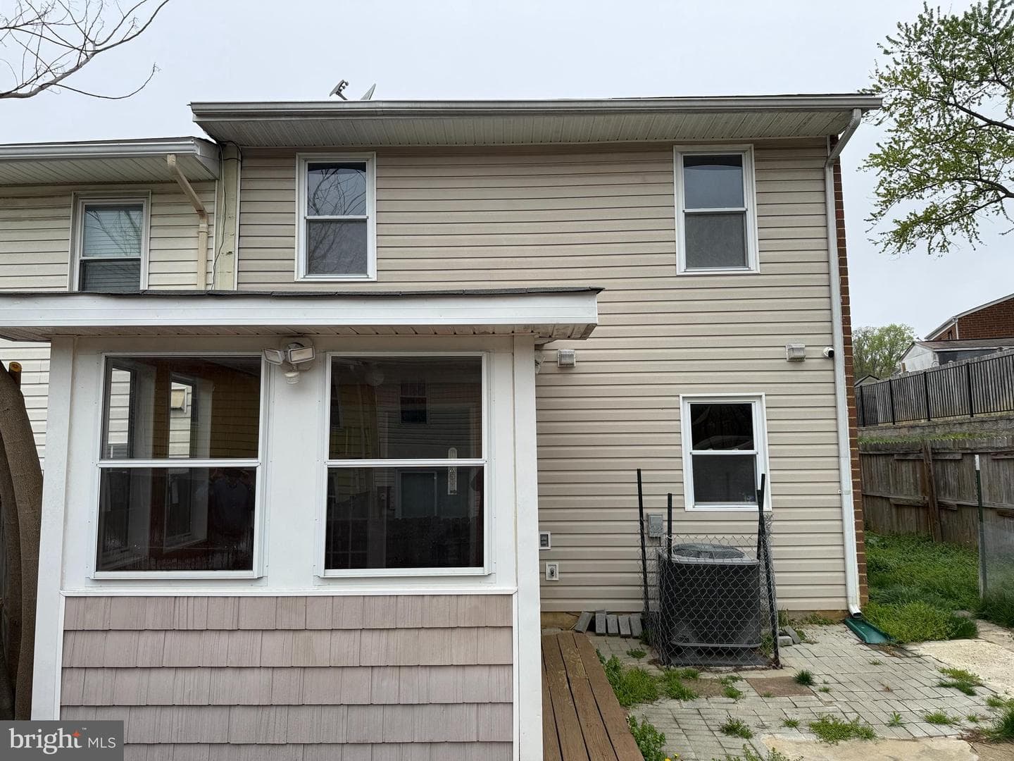 128 Oak Drive photo 3