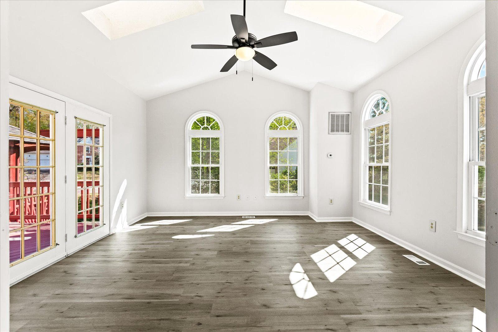 10 Sarasota Drive photo 18