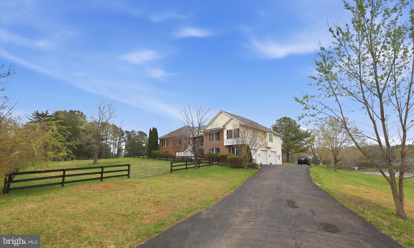 21 Meridan Lane photo 2