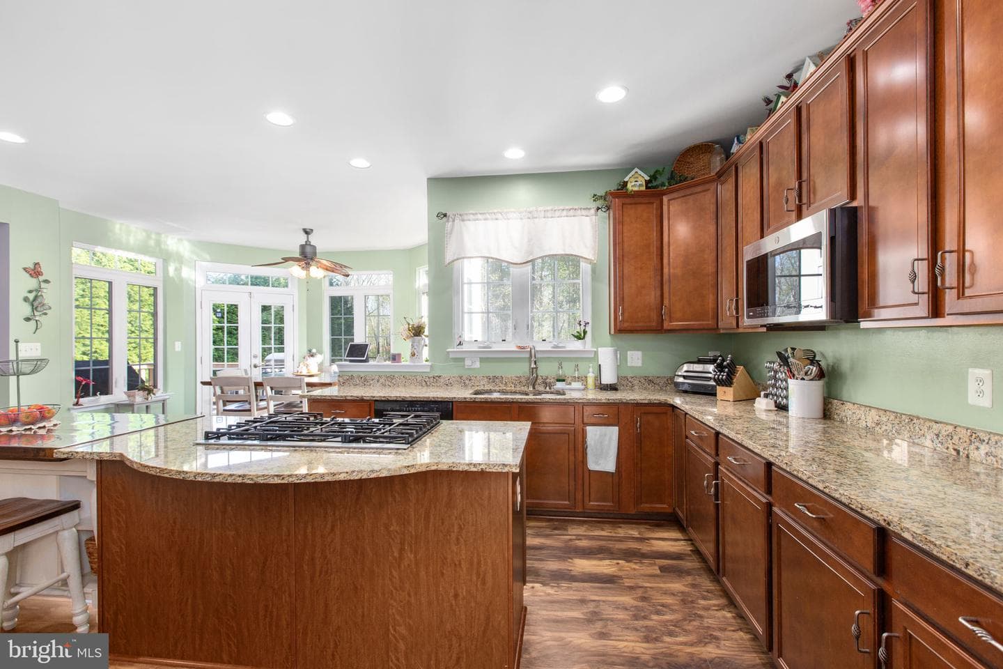 37 Manorwood Drive photo 18