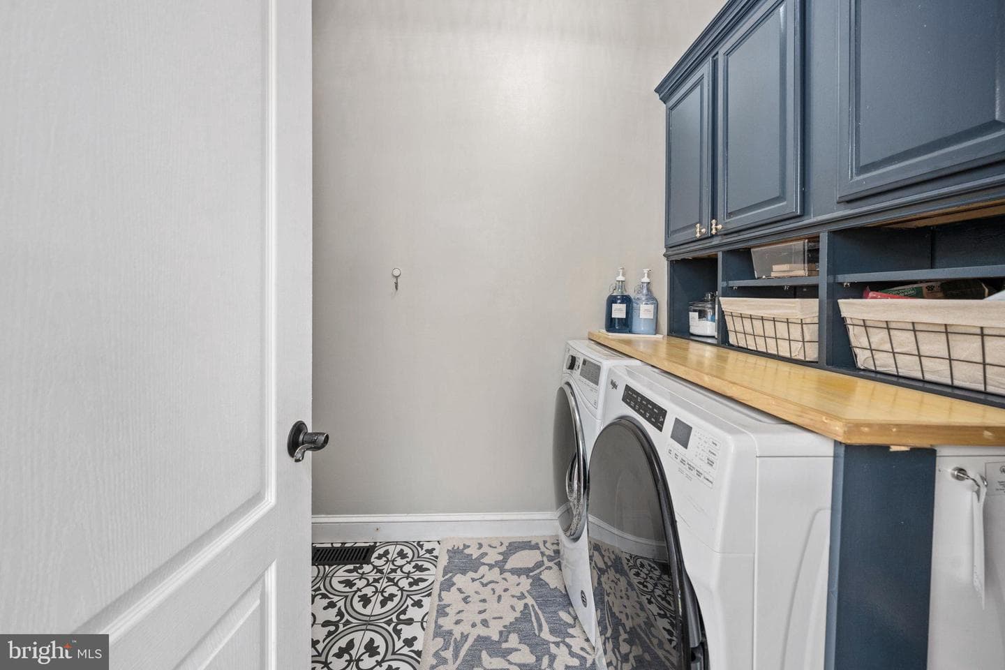 1 Colfax Court photo 23