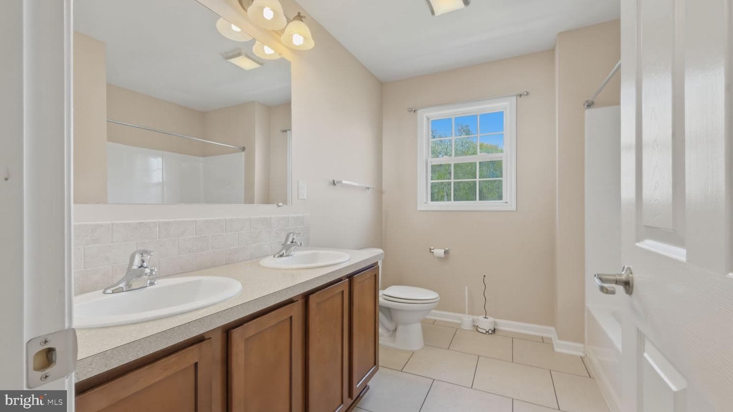 14 Grassland Street photo 18