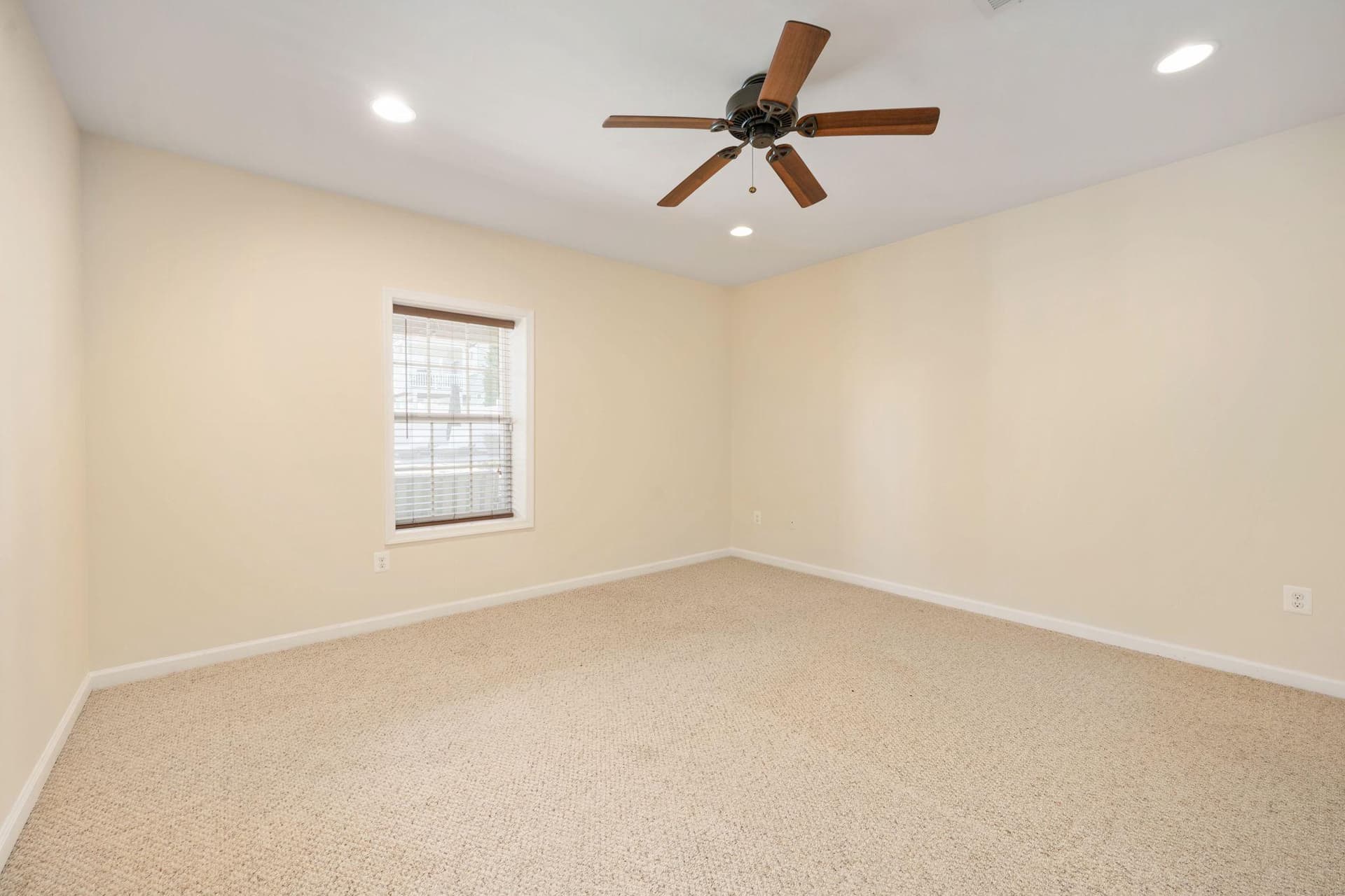 127 Coachman Circle photo 54