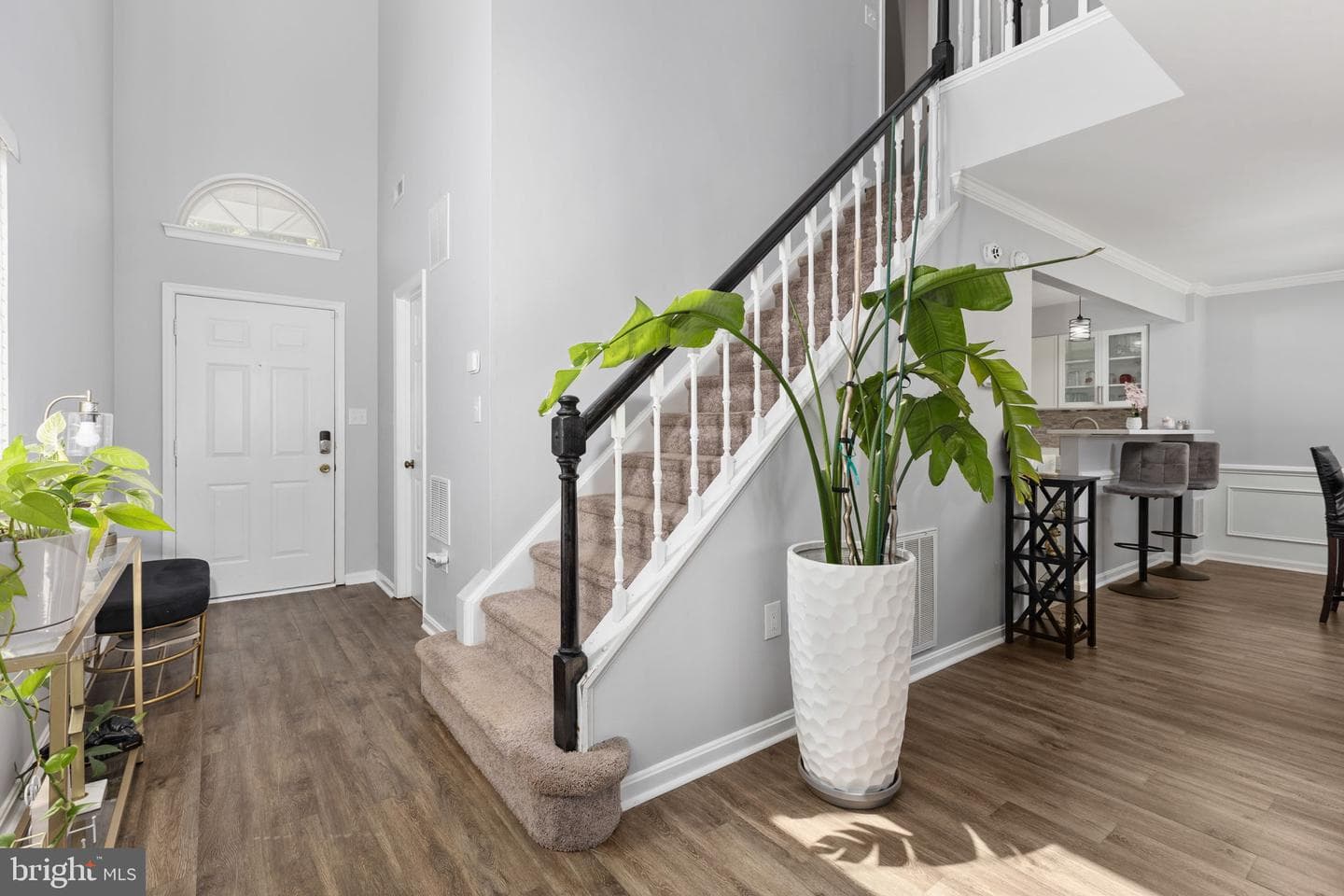 6 Regency Drive photo 3