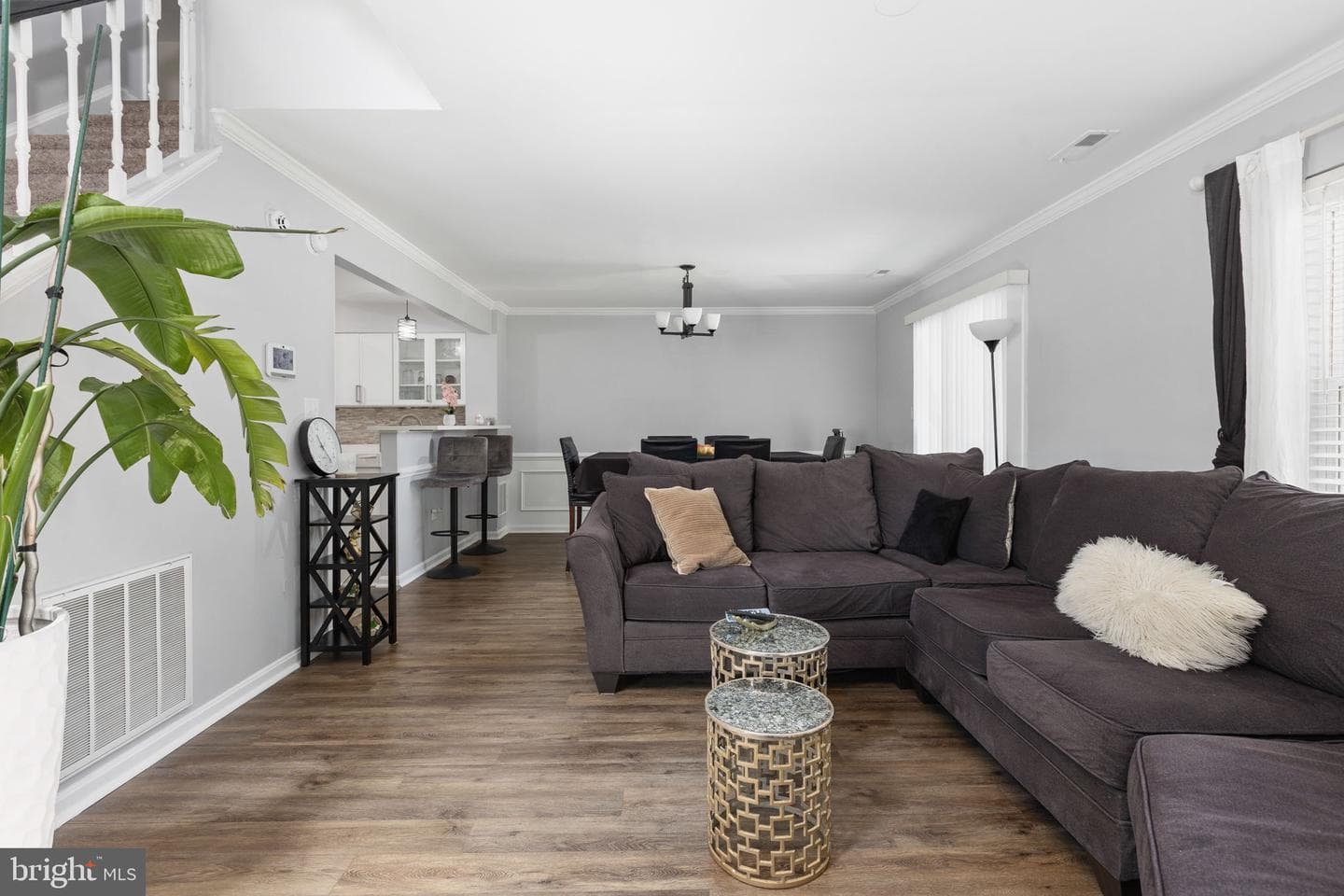 6 Regency Drive photo 7