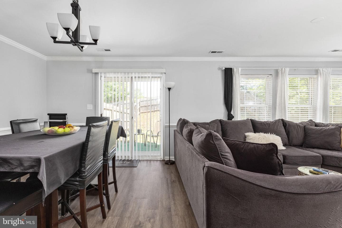 6 Regency Drive photo 8