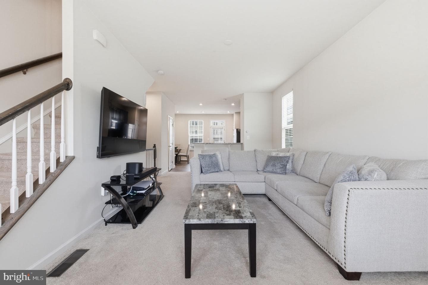 514 River Crest Way photo 4