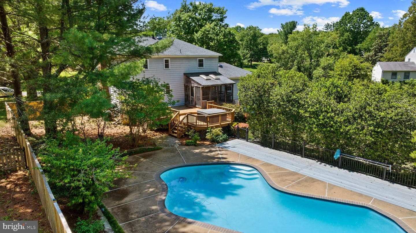 309 Ingleside Drive photo 6