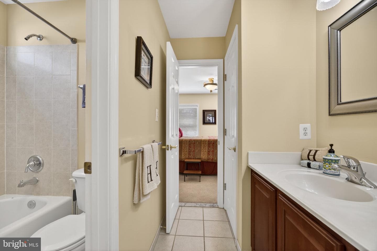 15 Stratford Hall Court photo 52