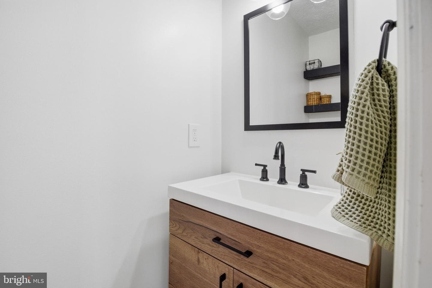 201 Mews Court photo 11