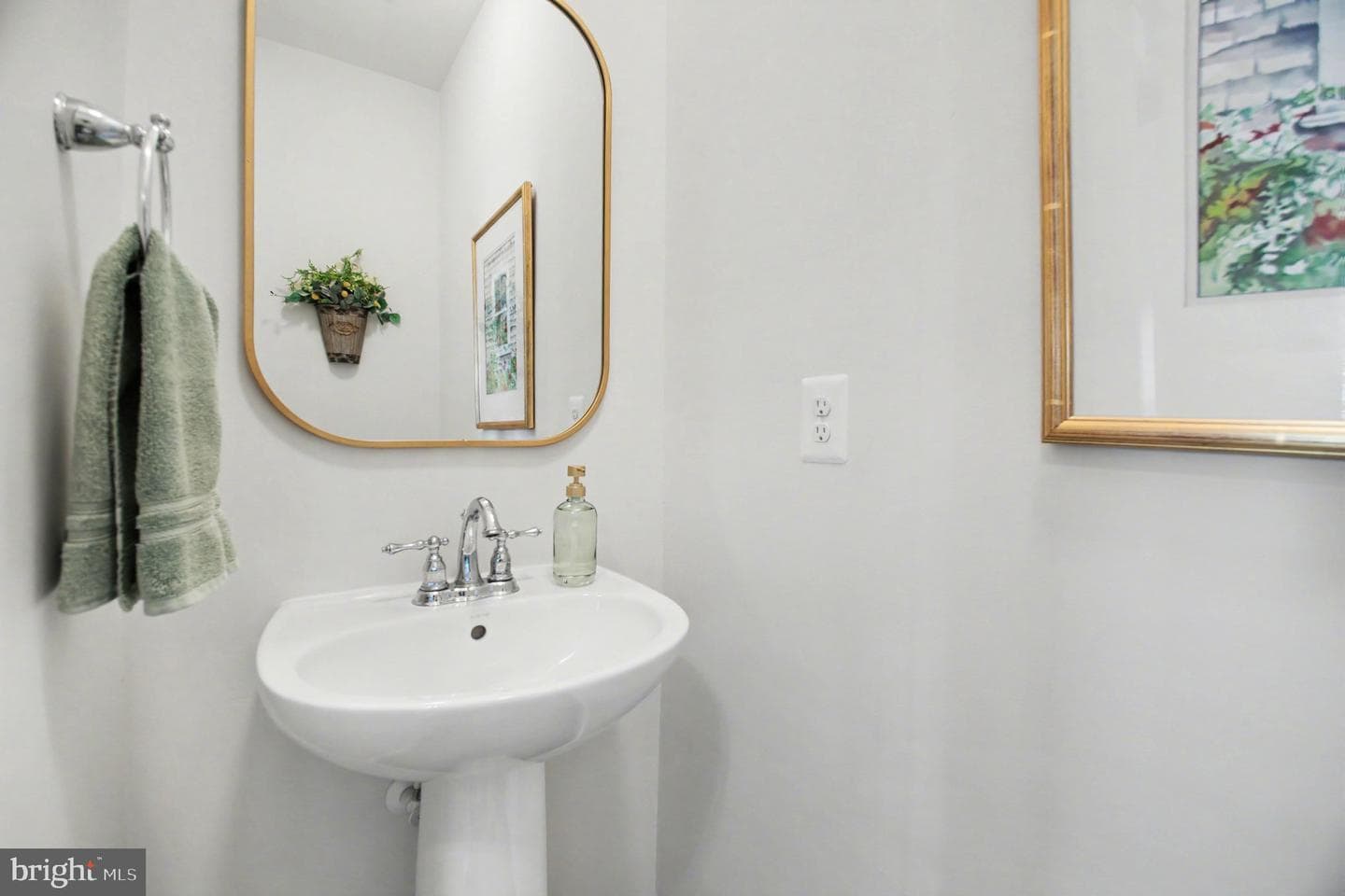 111 Almond Drive photo 11