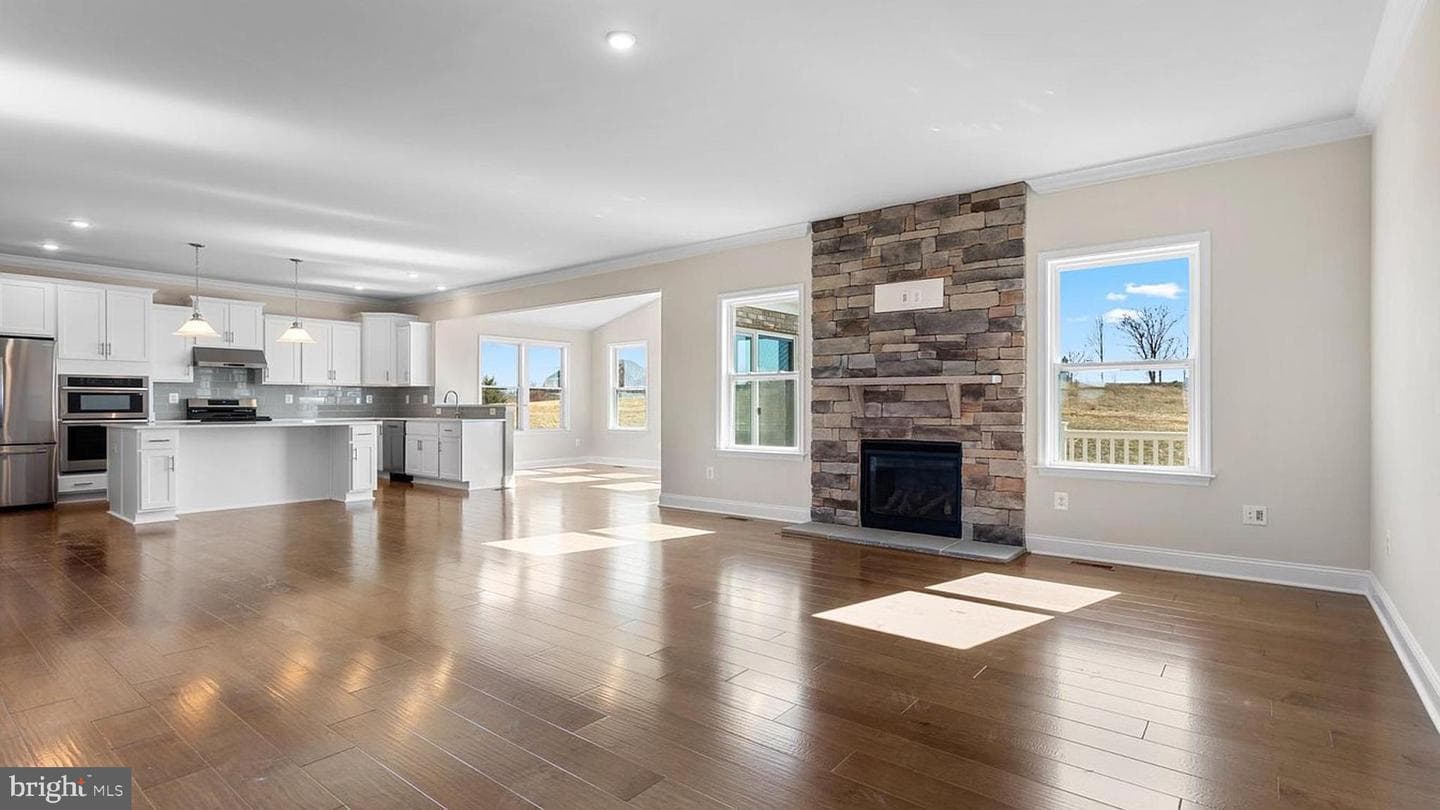 143 Hillsdale Drive photo 16