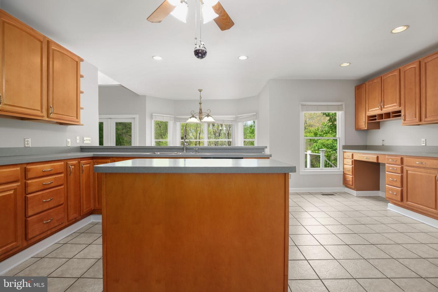 839 Queen Anne Drive photo 32