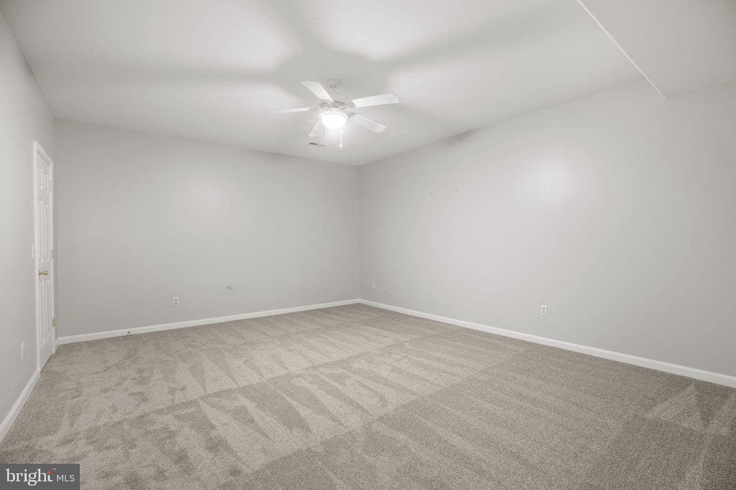 839 Queen Anne Drive photo 68