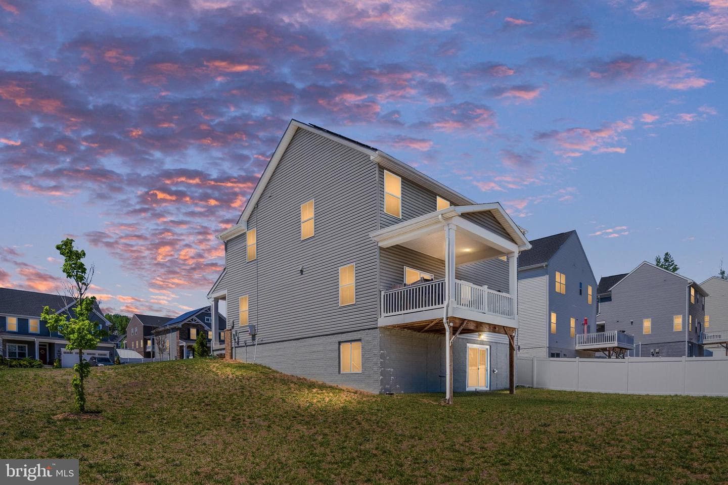 497 Bridgepoint Drive photo 2