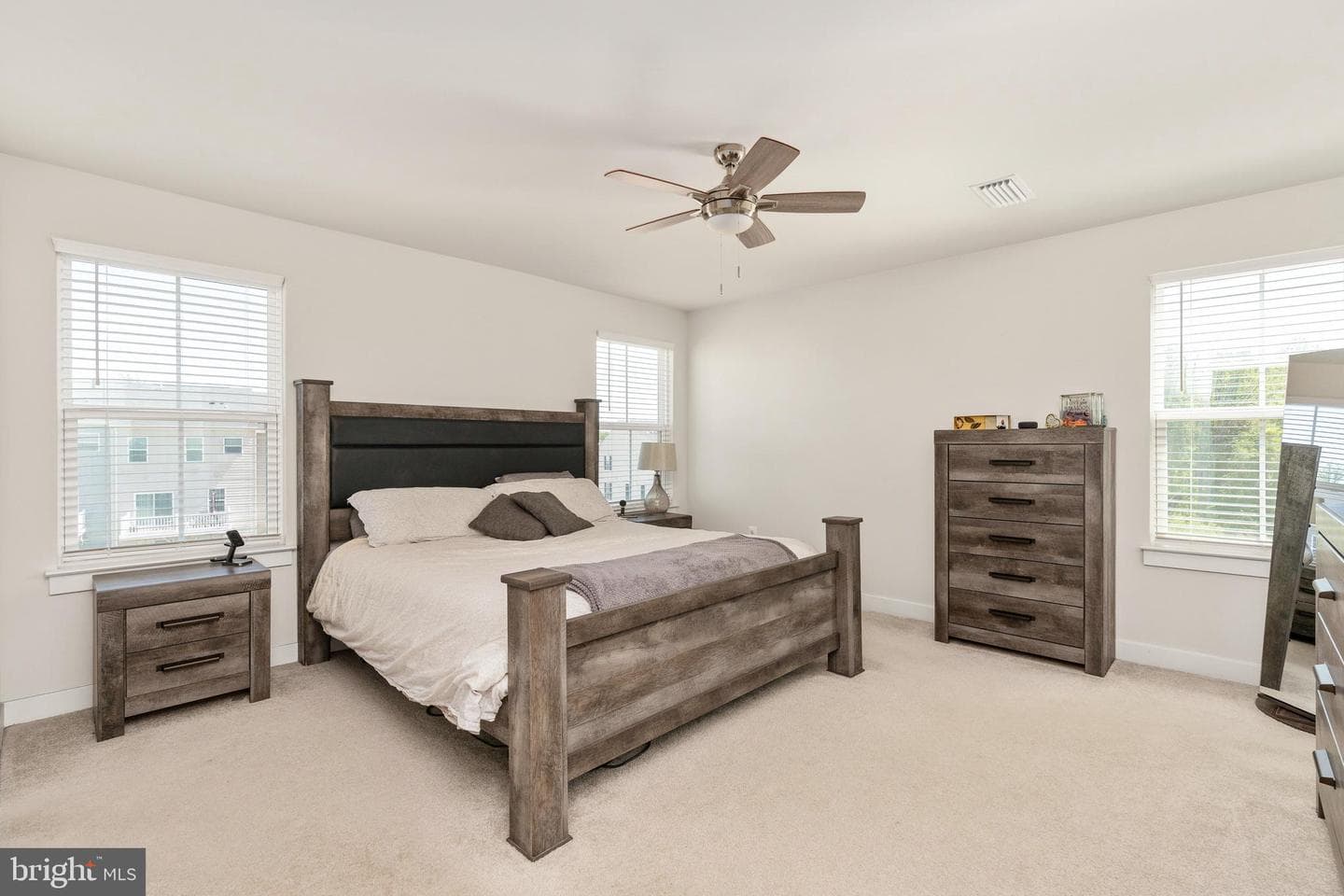 497 Bridgepoint Drive photo 32