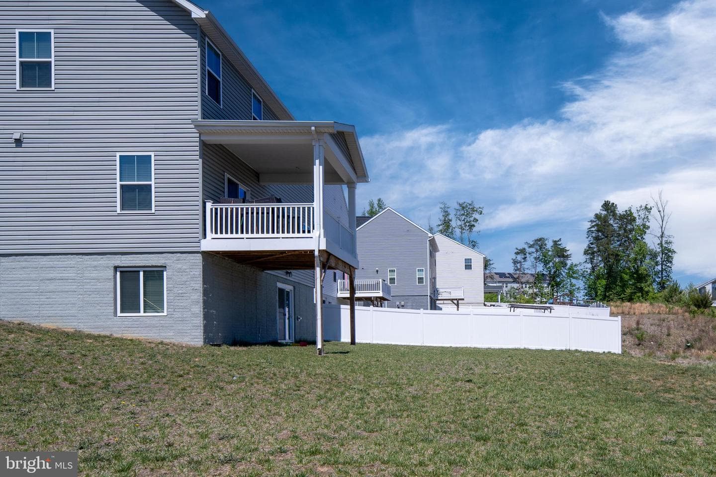 497 Bridgepoint Drive photo 43