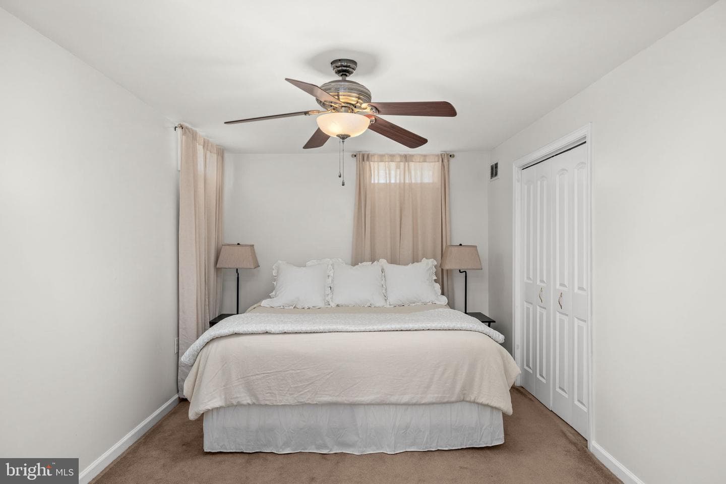 8 Queens Mill Court photo 57
