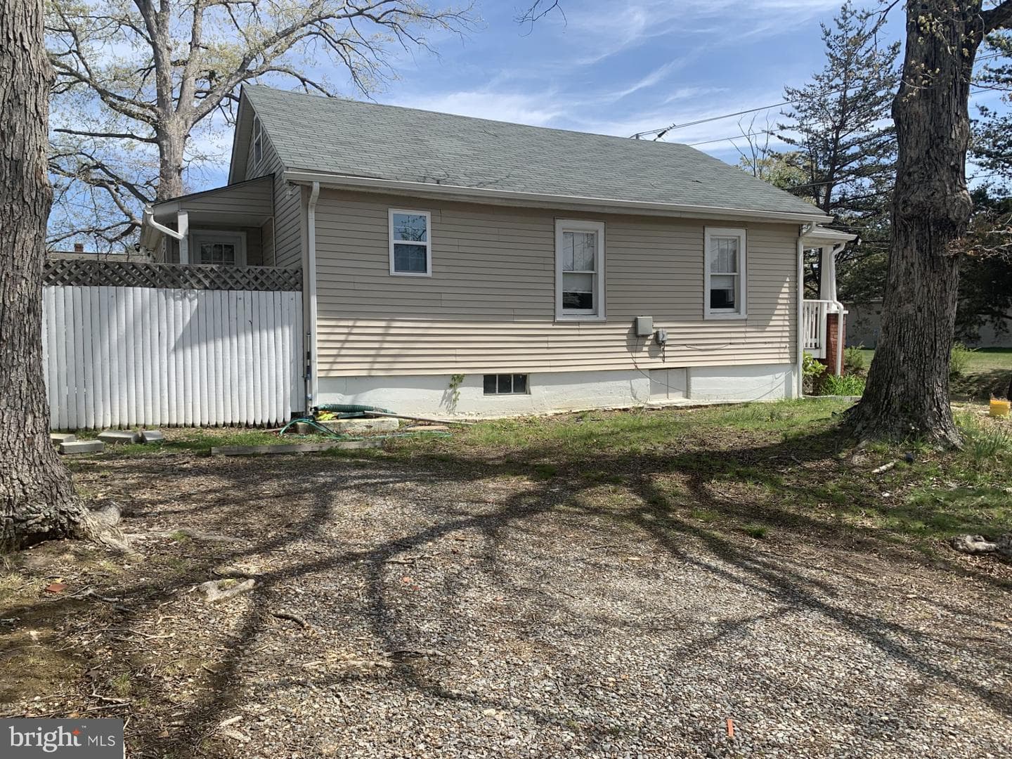 591 White Oak Road photo 4