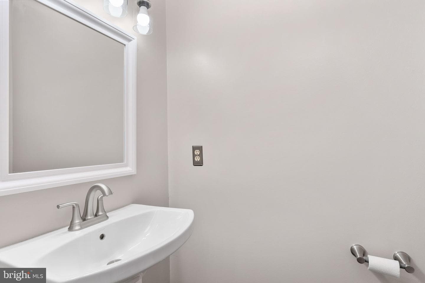 803 Shaw Court photo 9