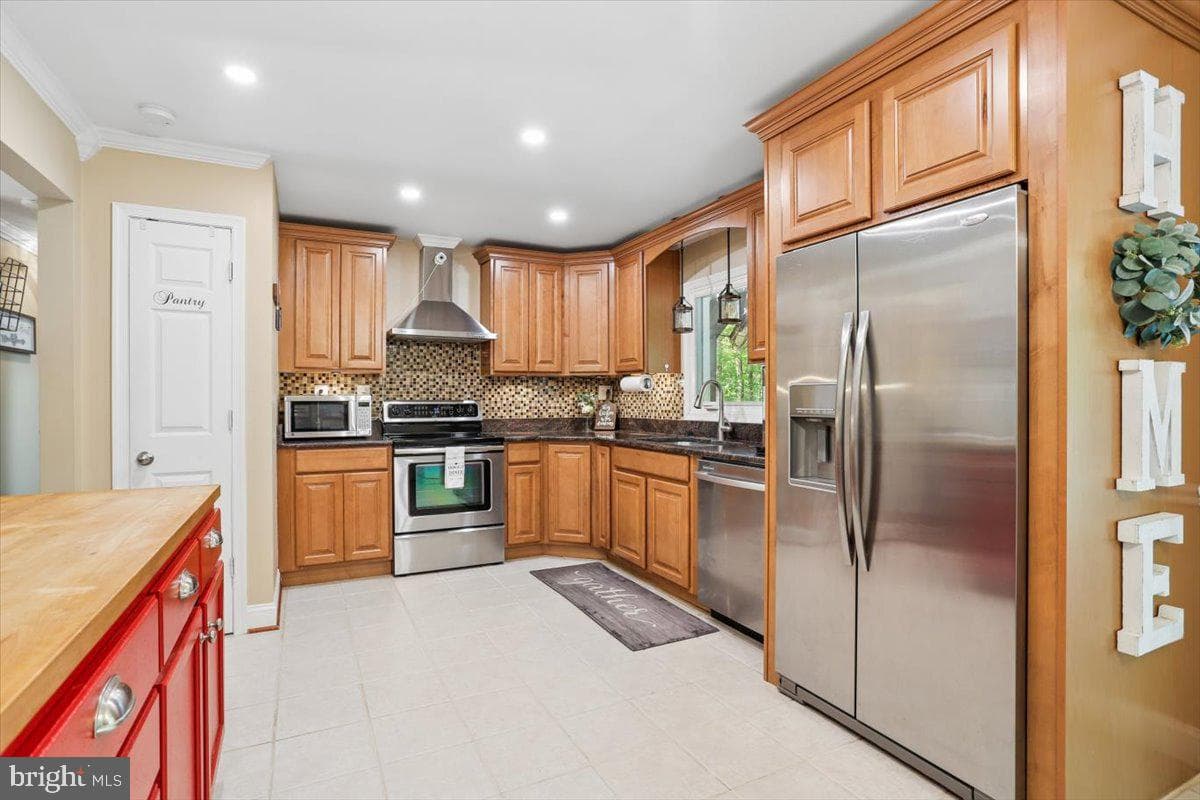9 Clover Hill Drive photo 12