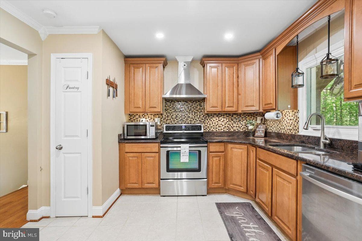 9 Clover Hill Drive photo 13