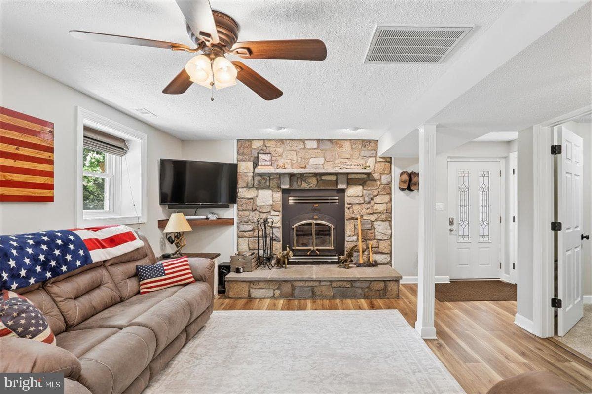 9 Clover Hill Drive photo 31