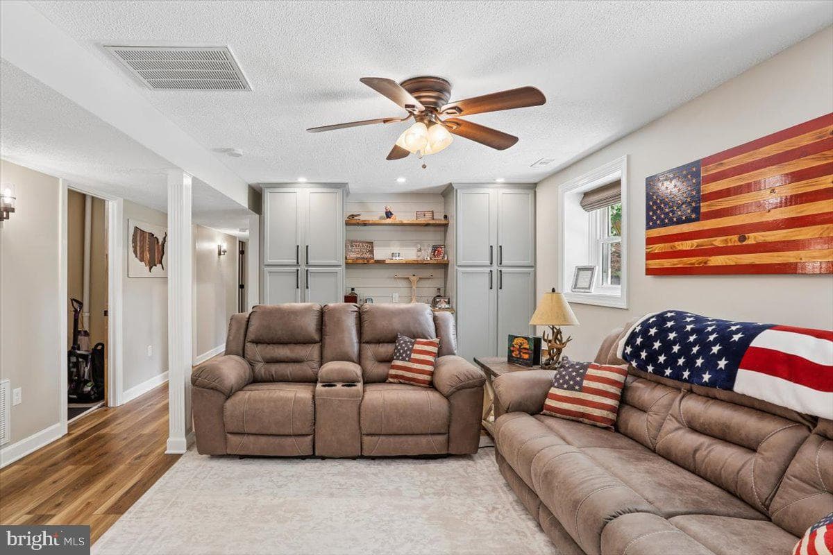 9 Clover Hill Drive photo 33