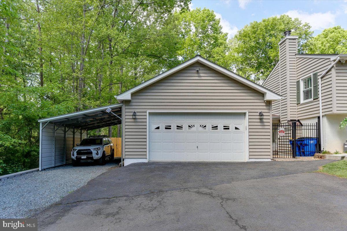 9 Clover Hill Drive photo 6