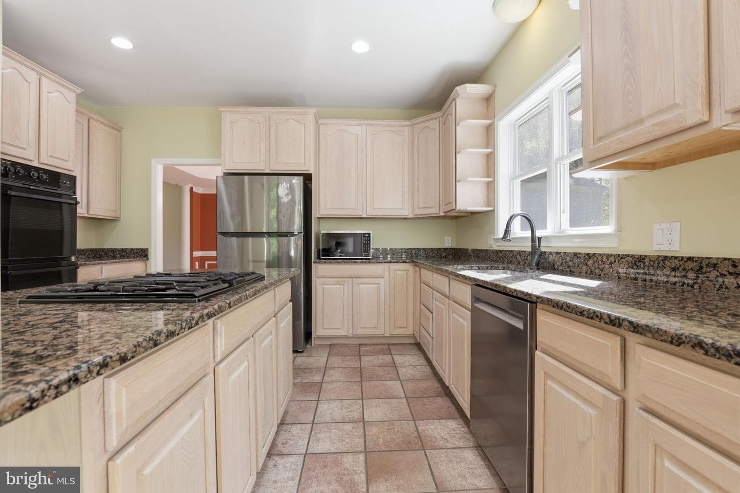 56 Monument Drive photo 18