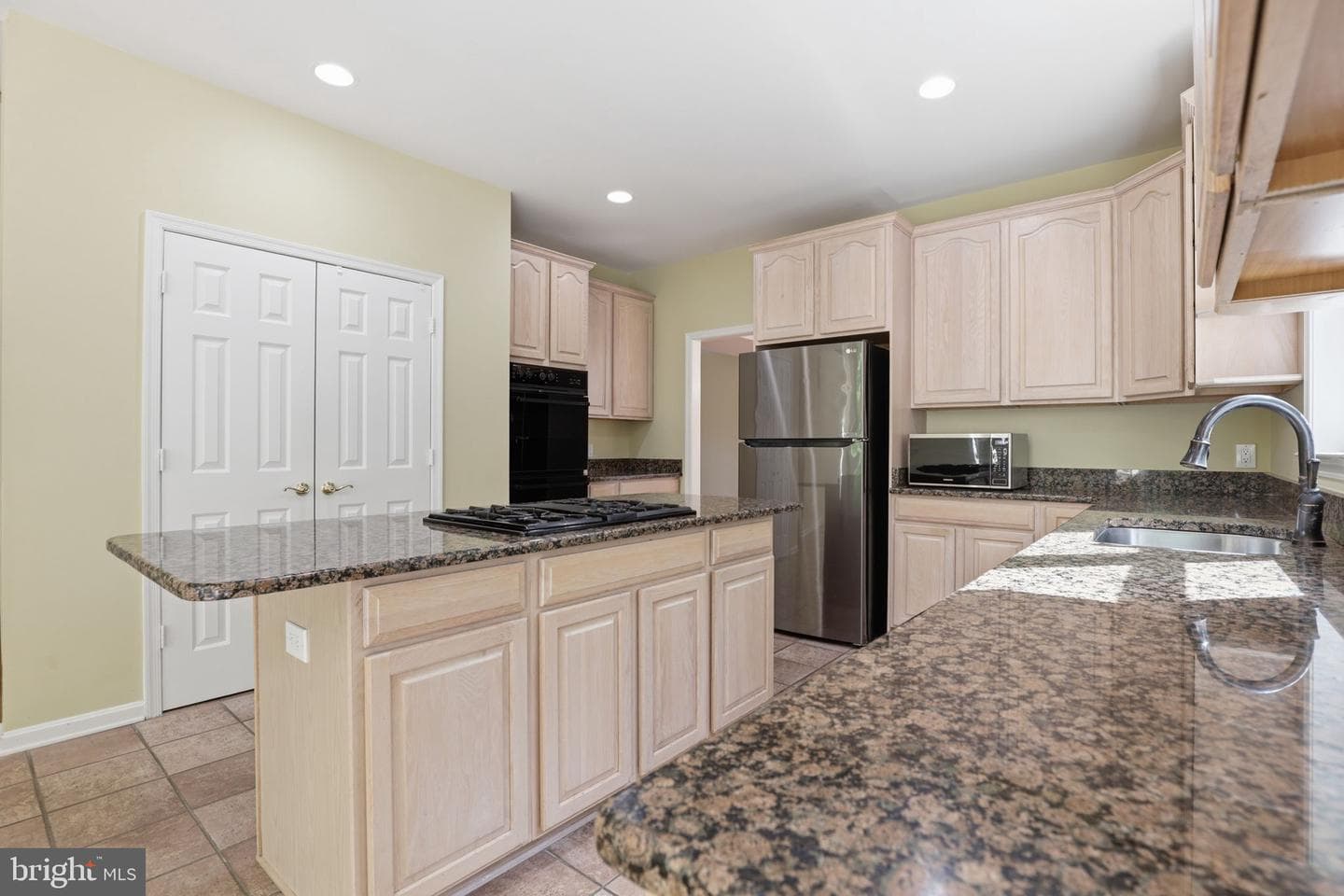 56 Monument Drive photo 20