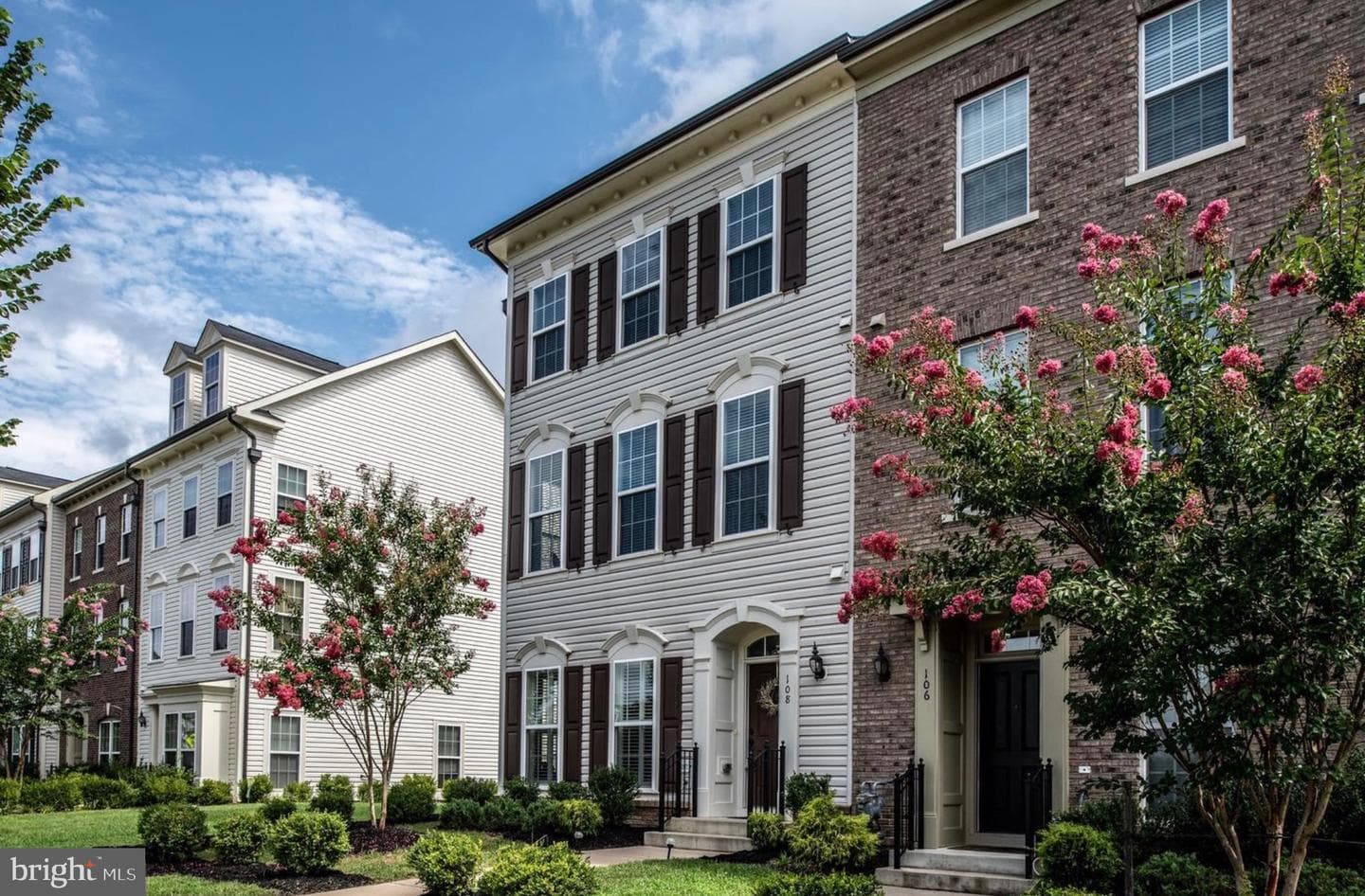 108 Apricot Street photo 3