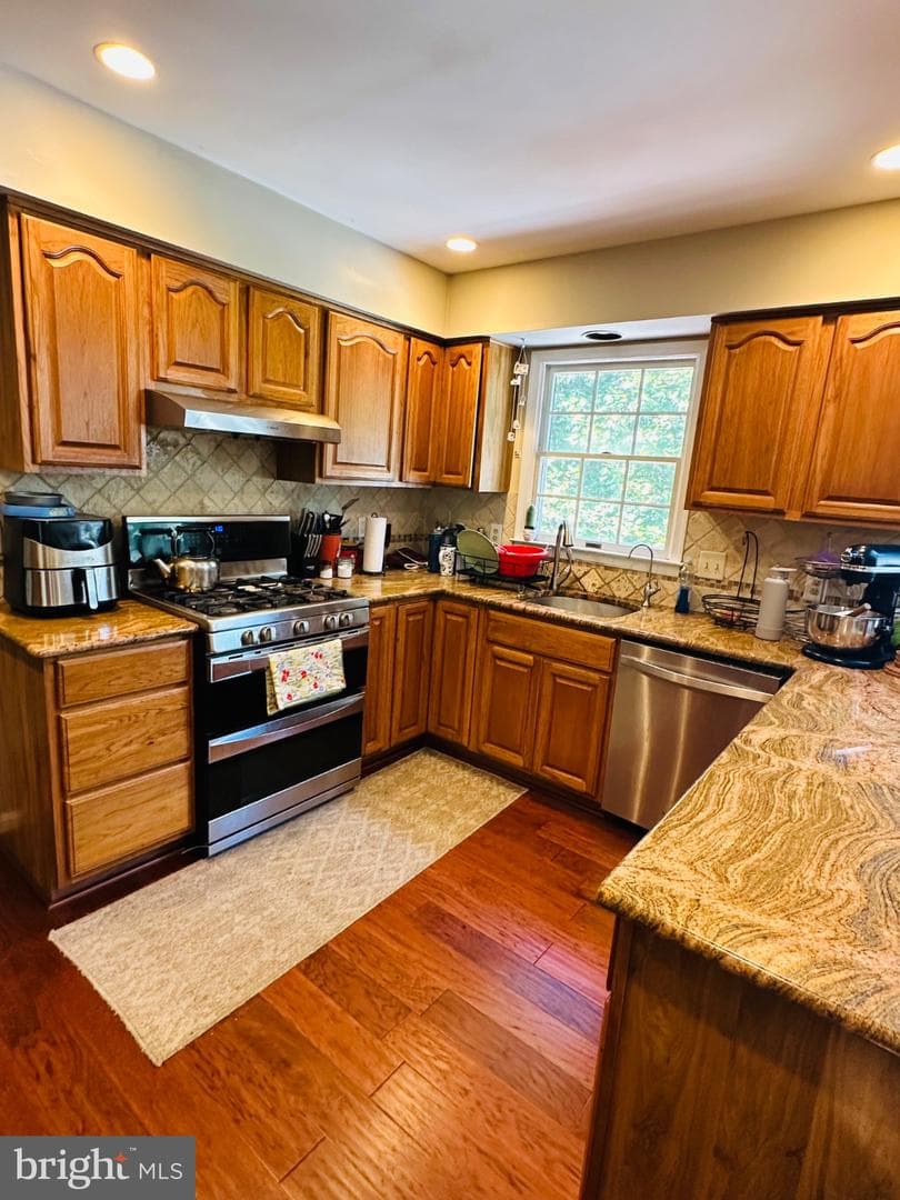 30 Bridgeport Circle photo 11