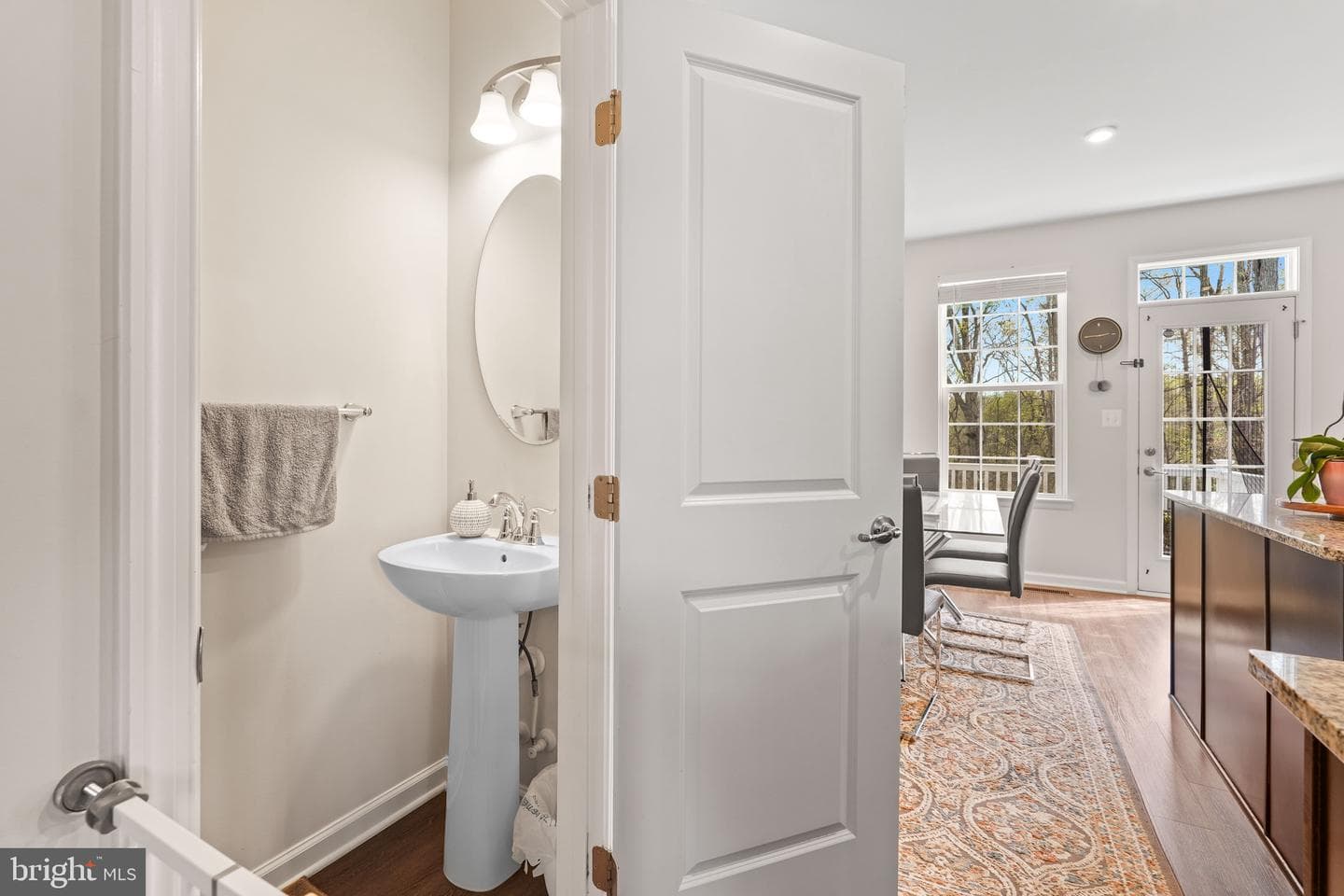 527 View Point Way photo 8